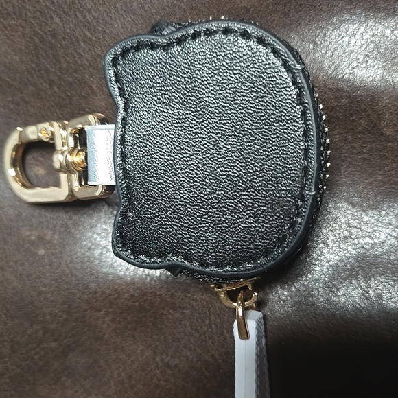 Hello Kitty White and Red Coin Purse Keychain - Picture 5 of 7